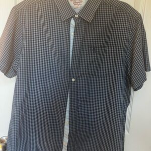 Men’s button down short sleeve